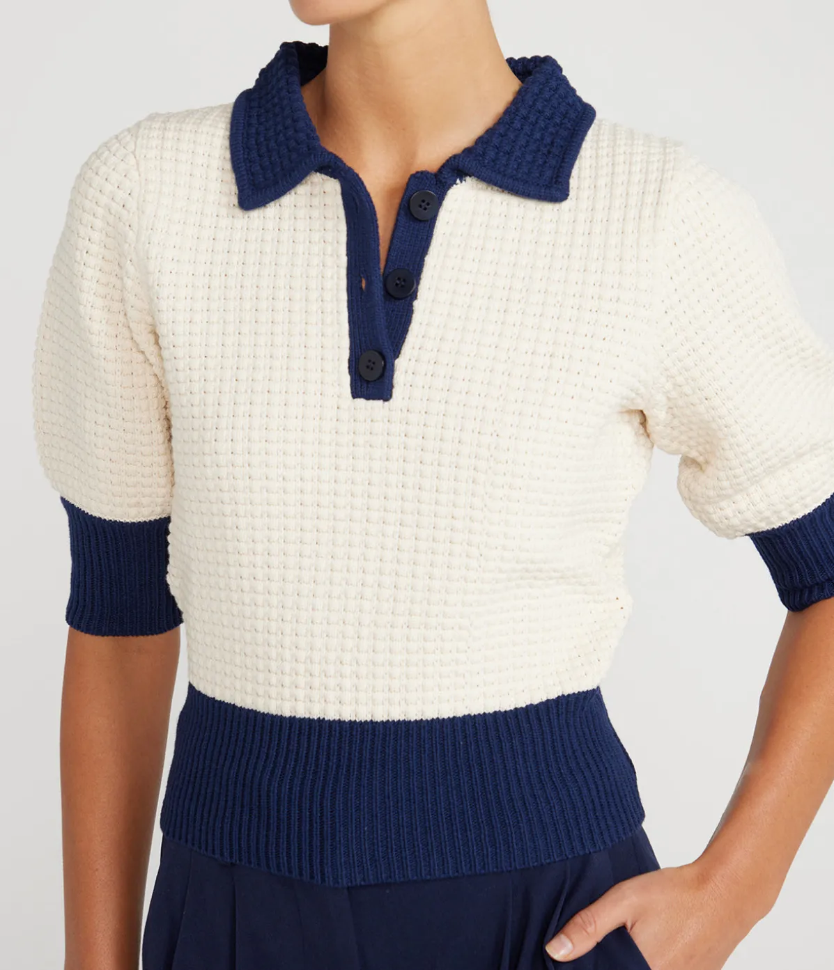 Altea Short Sleeve Sweater In Ivory And Navy