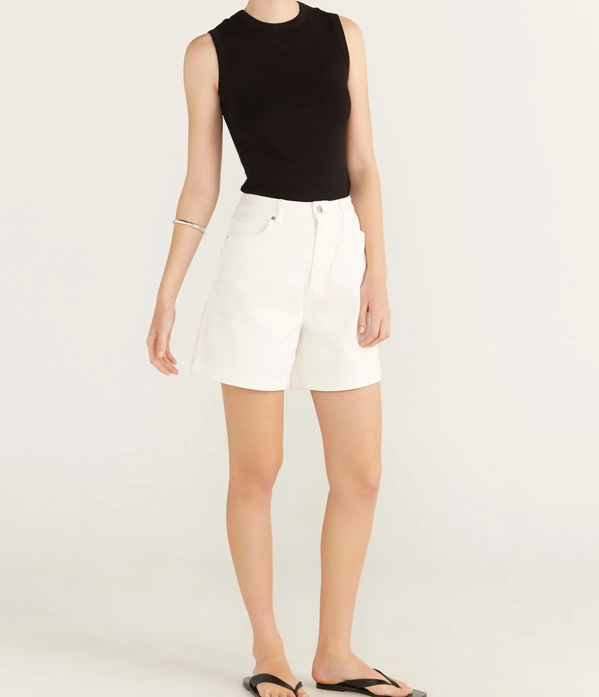 Brody Short In Vintage White