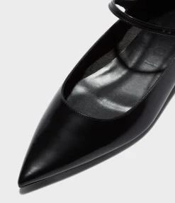 Cleo Leather Flat In Black