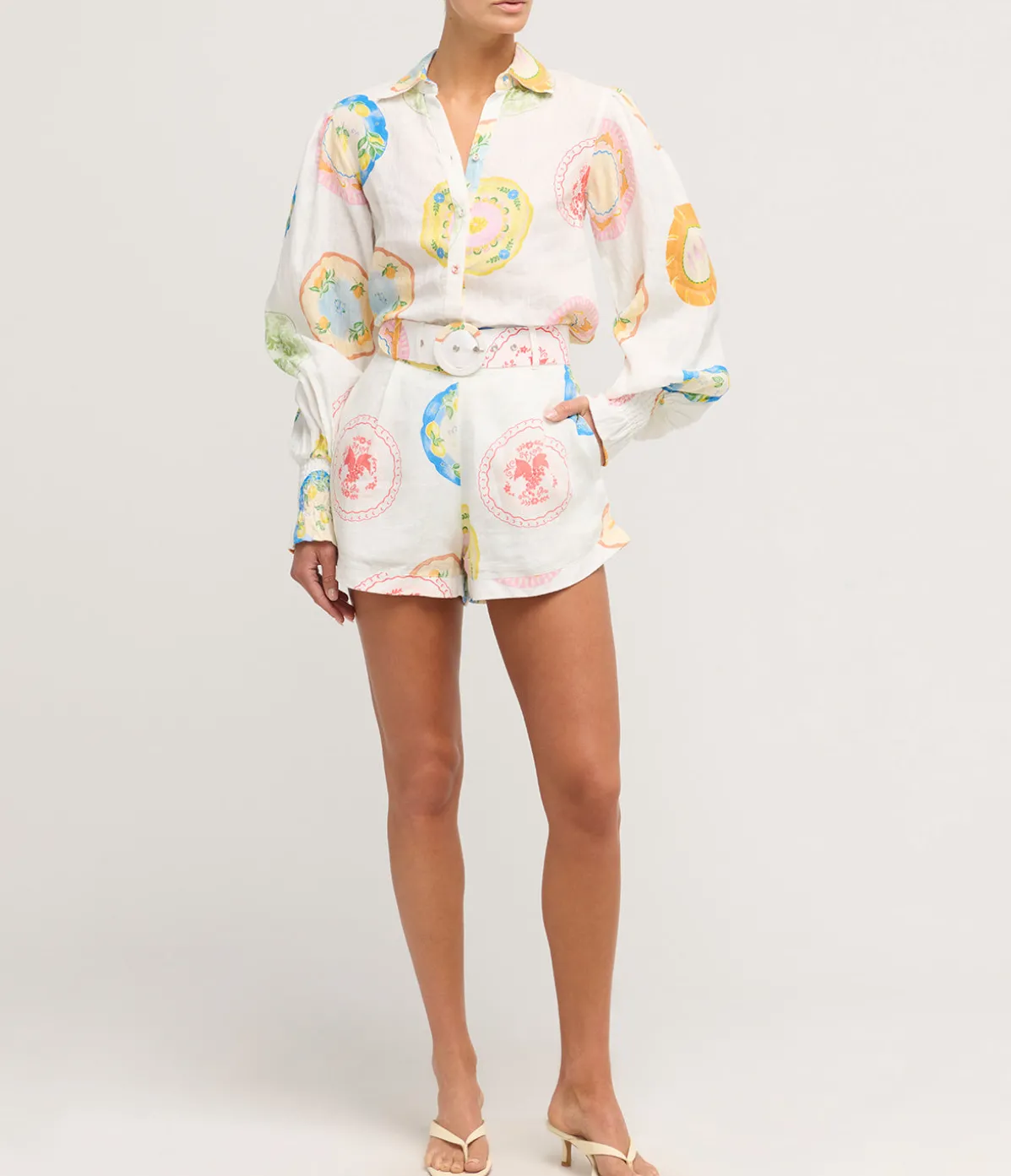 Gili Linen Belted Shorts In Plates