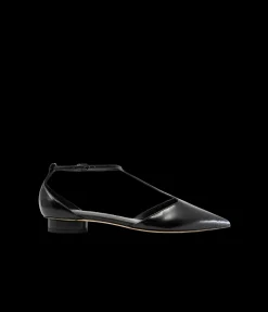 Gisele Pointed Flat In Black