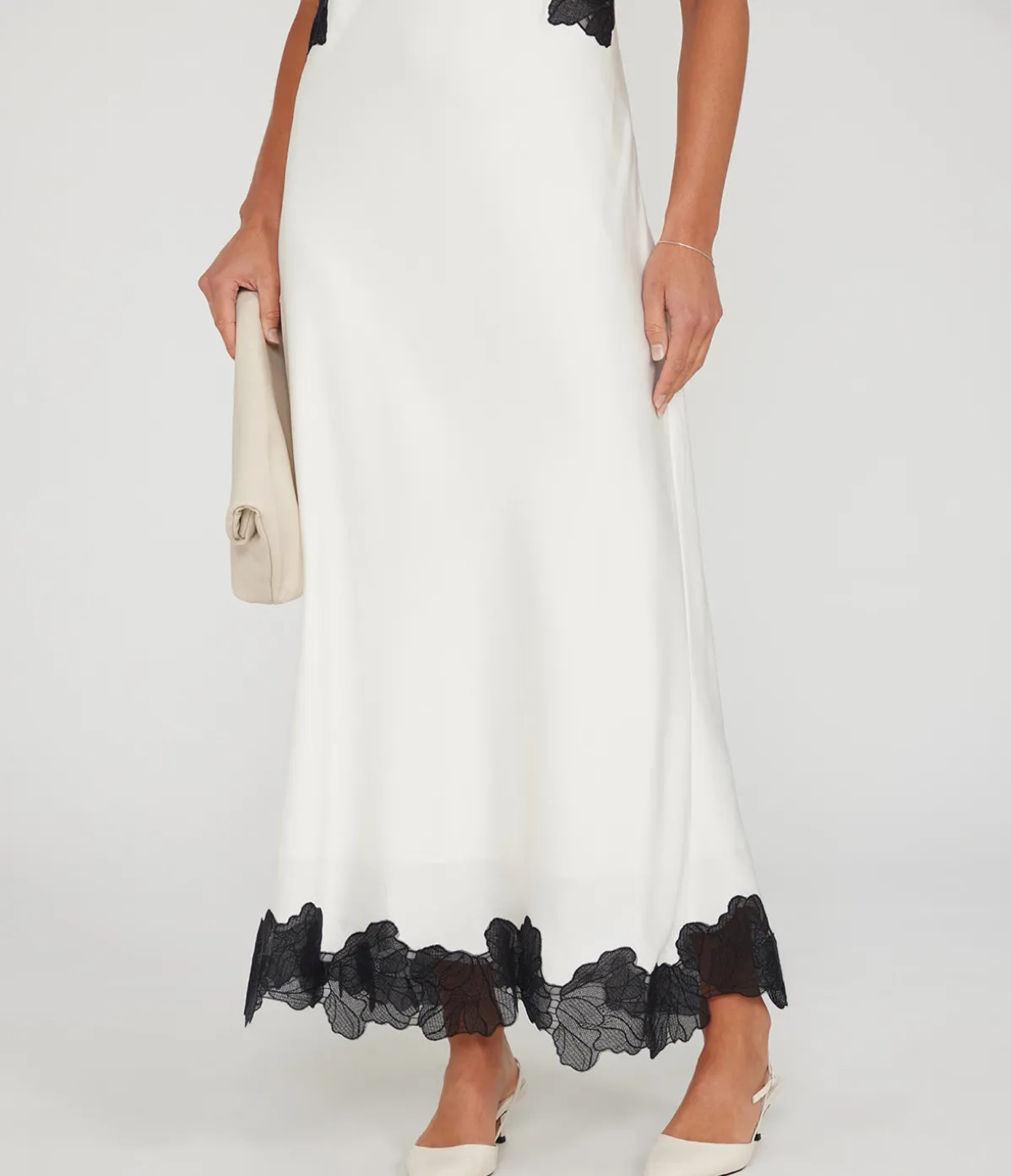 Gwynn V-Neck Midi Dress In Ivory And Black