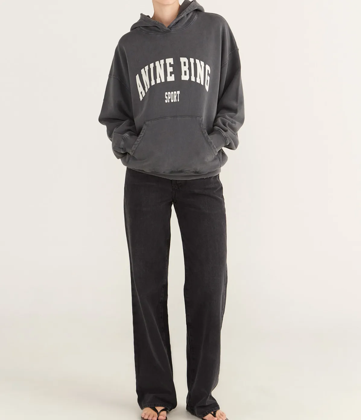 Harvey Sweatshirt In Washed Black