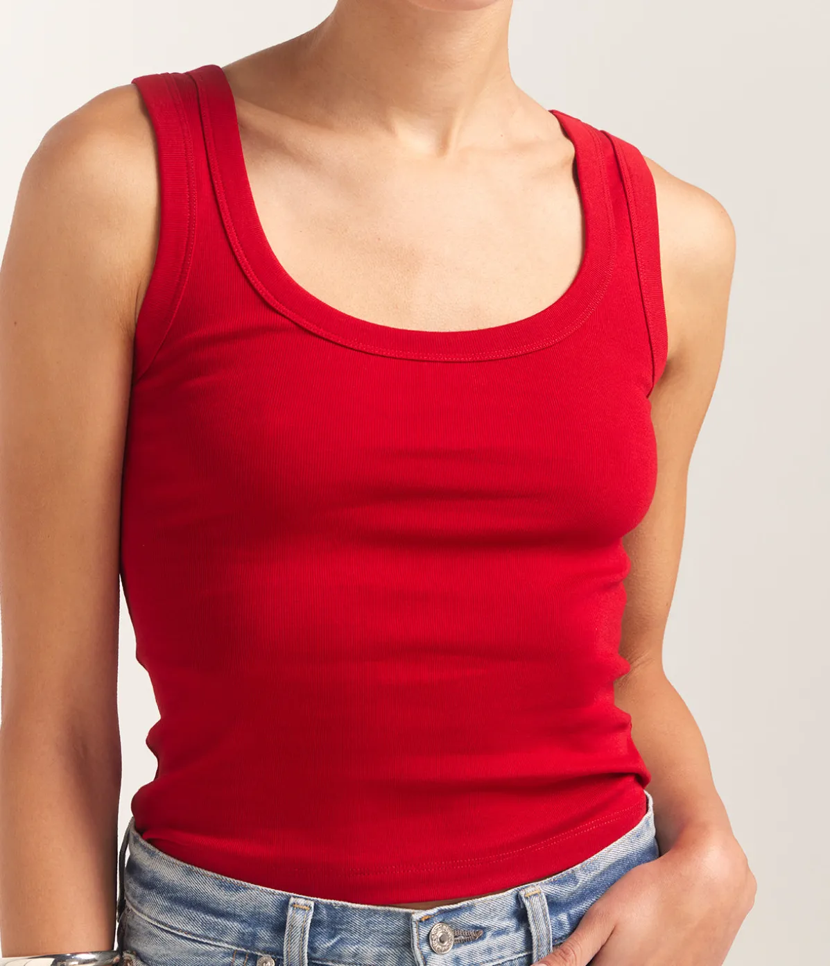 Hillie Scoop Neck Tank In Red
