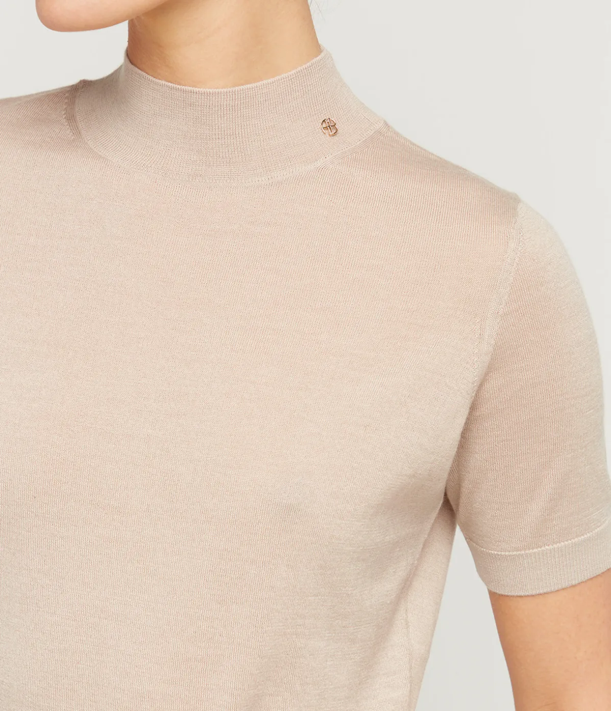 Monique Short Sleeve Sweater In Oatmeal