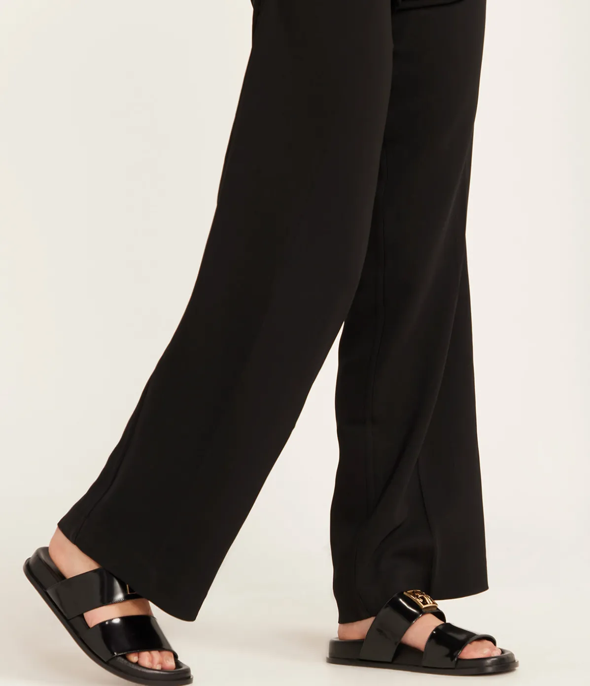Parker Slides In High-Shine Black