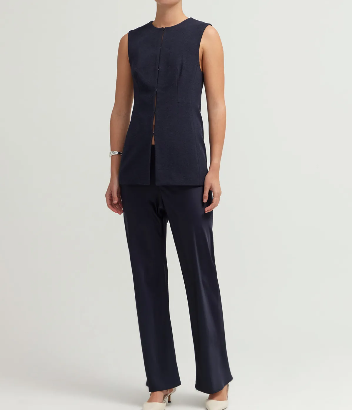 Ryde Sleeveless Jacket In Midnight