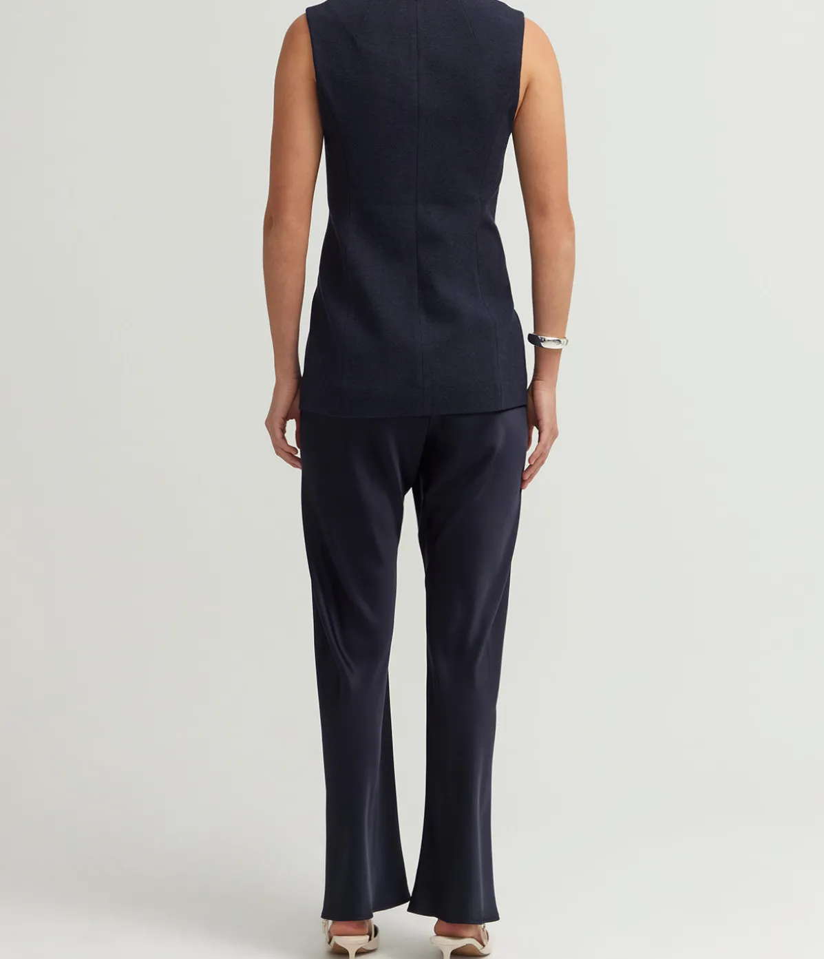 Ryde Sleeveless Jacket In Midnight