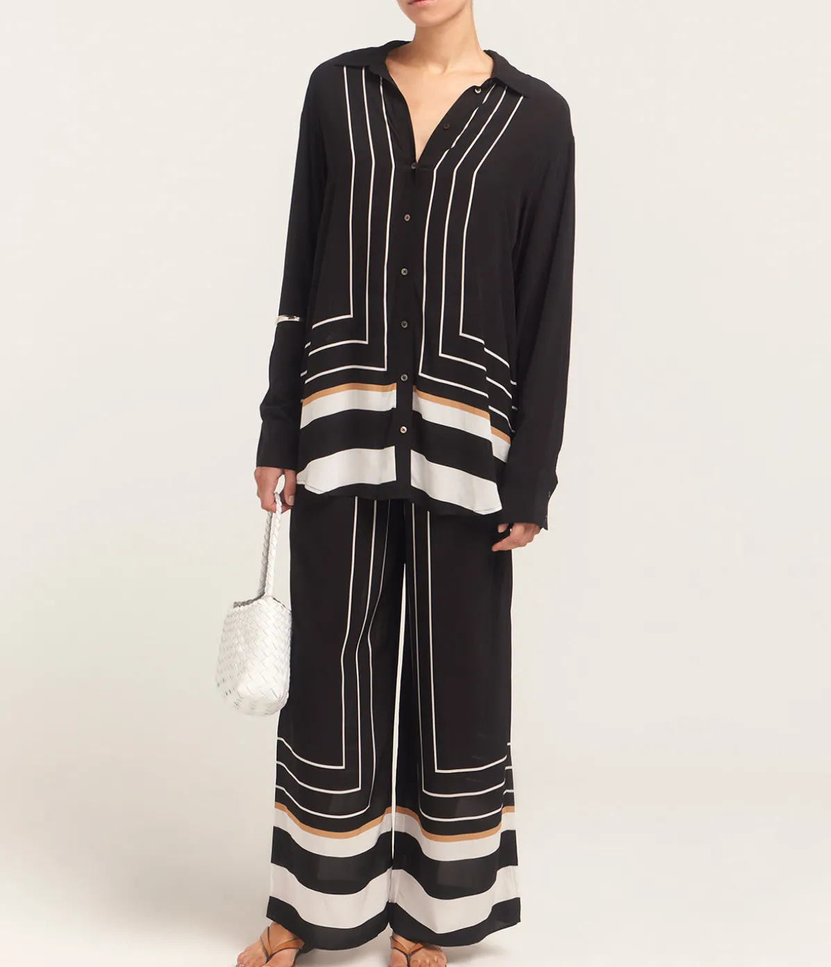 The Obert Top In Black Border