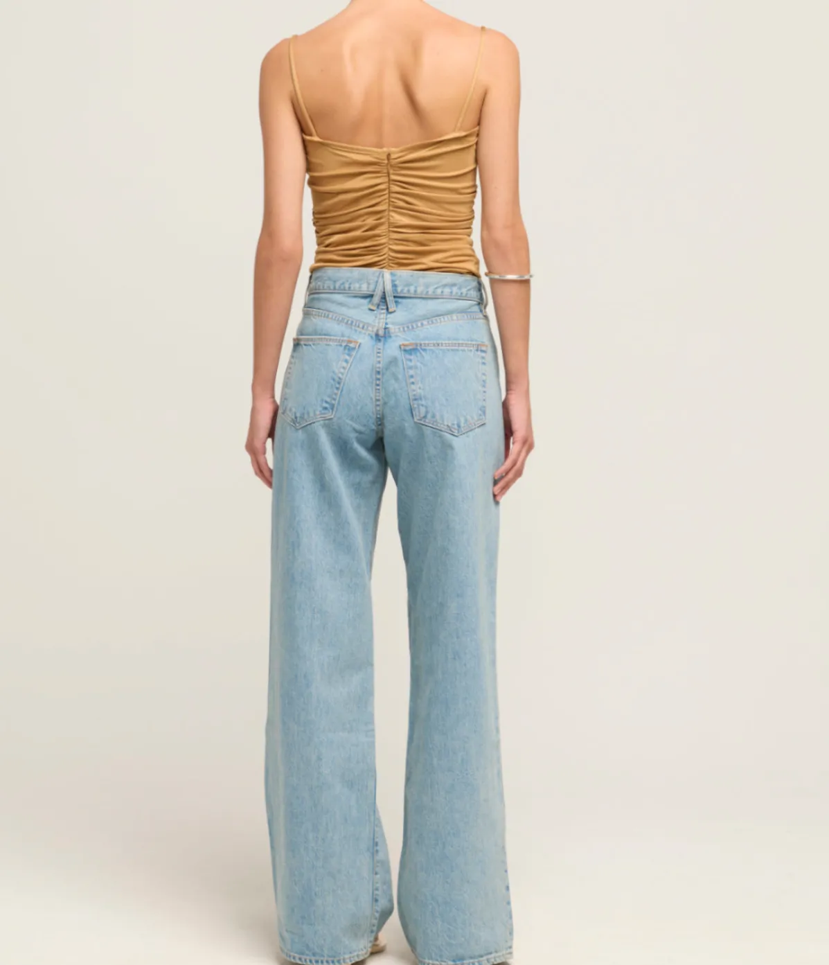 Val Key Hole Top In Almond