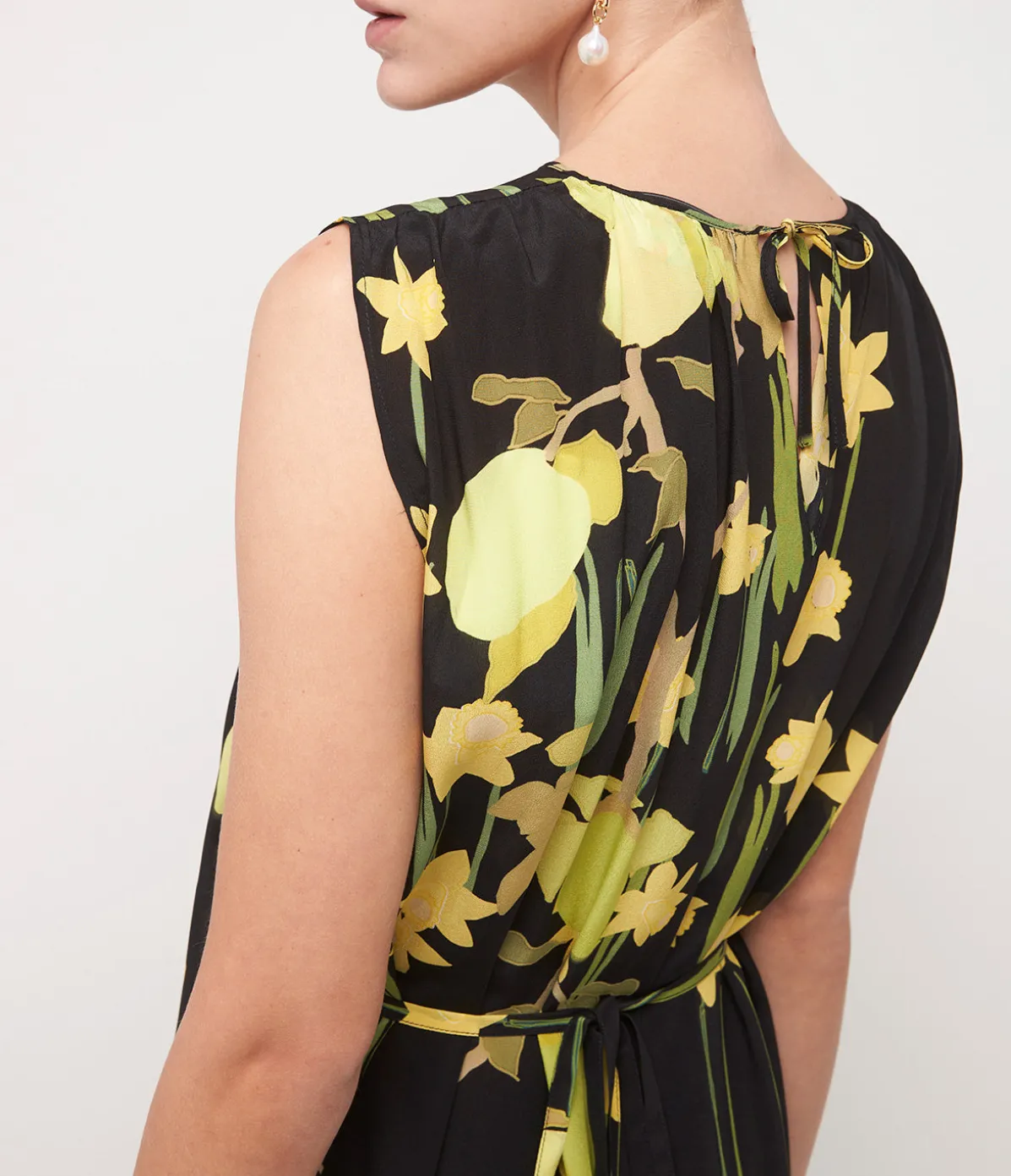 Vivian Sleeveless In Citrus Field Black