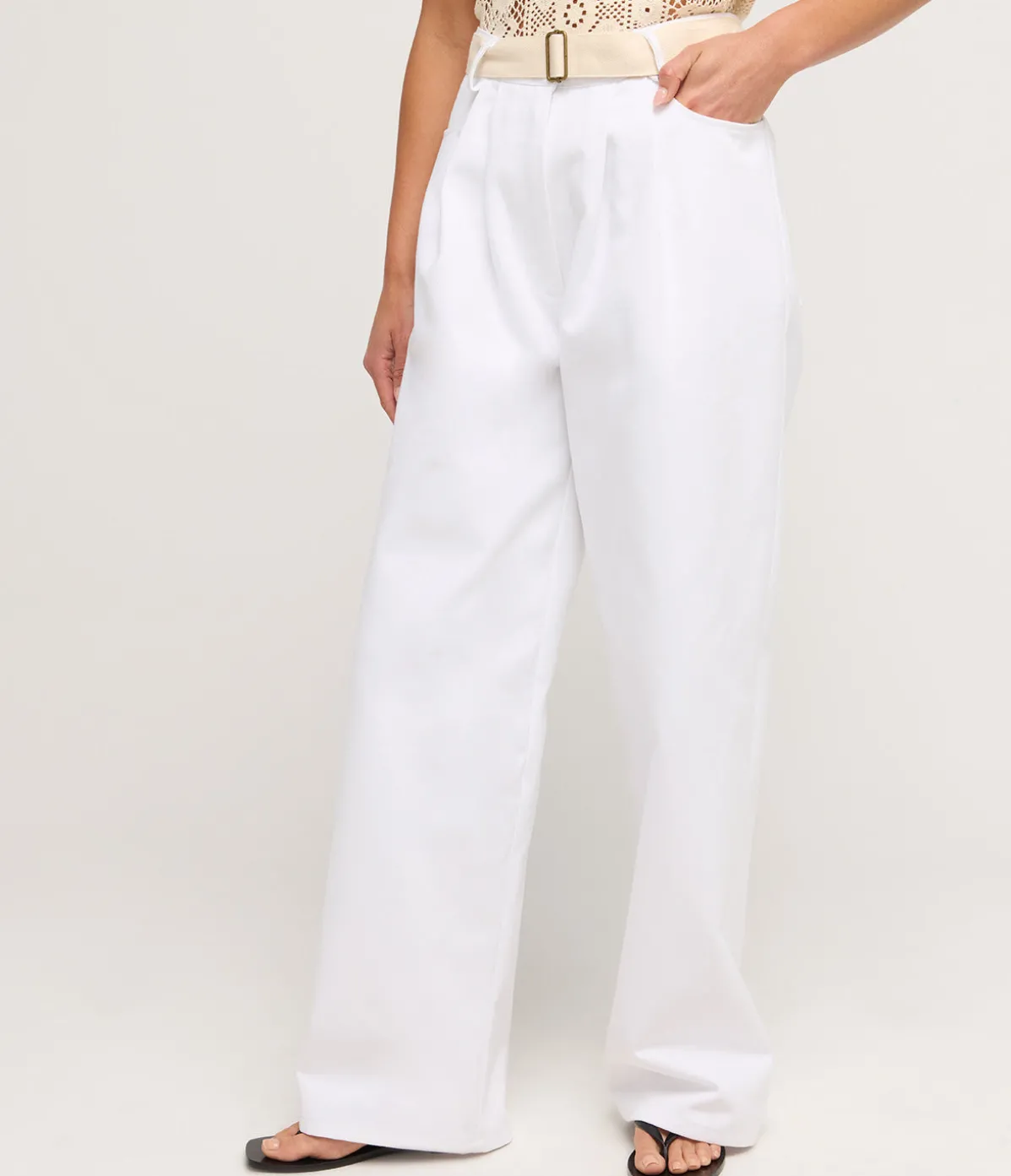 Wide Leg Tailored Jeans In White