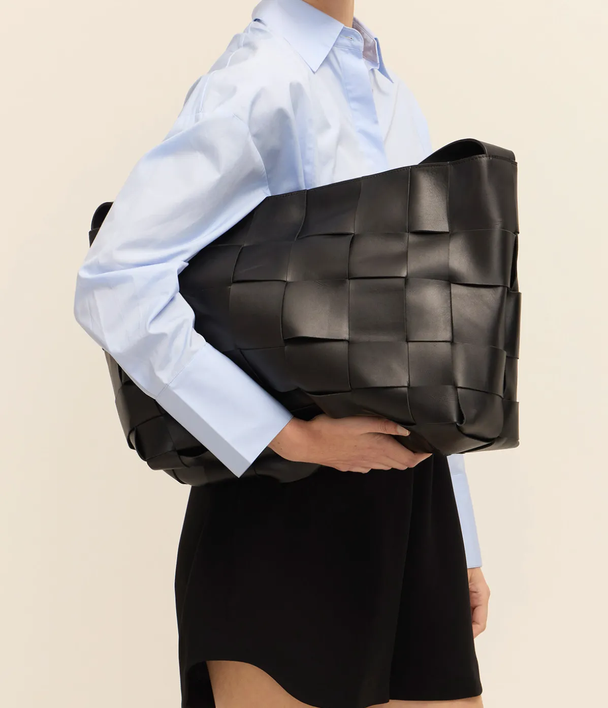 Woven Large Tote In Black